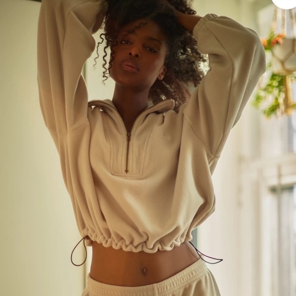 Tea You Fleece Jogging Set - Picture 2 of 9